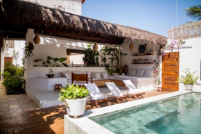Tropical House - Villa com piscina perto do mar